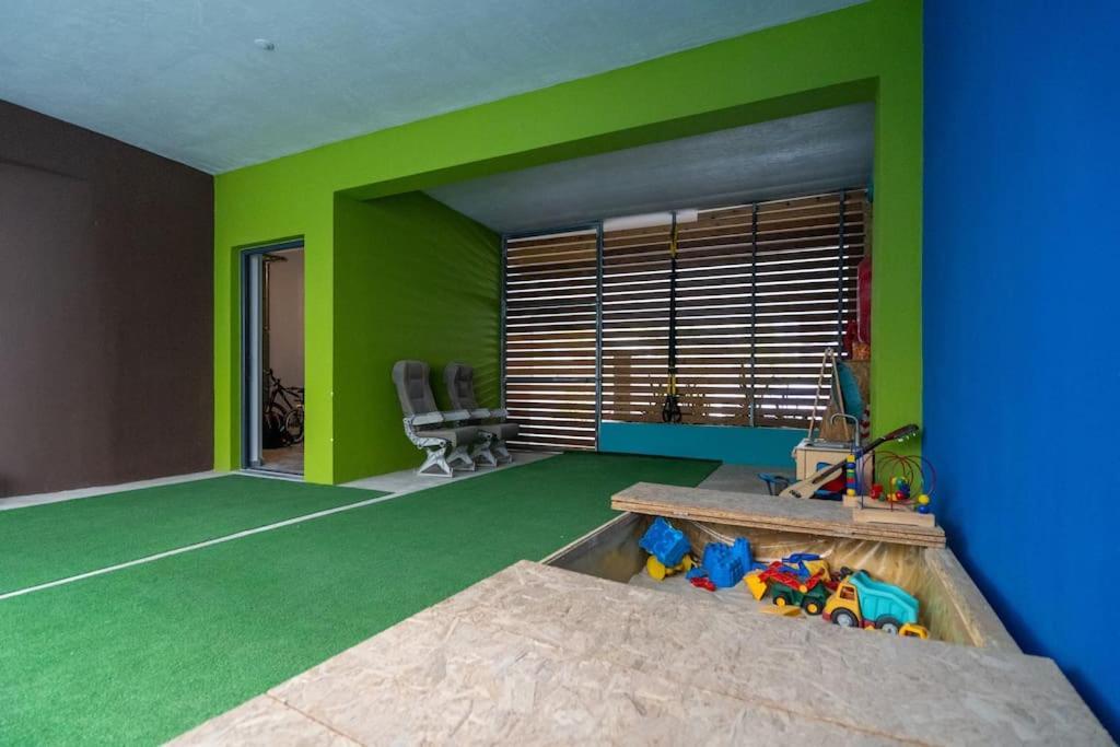 Central, Parking, Play Area, 1Km To The Sea Heraklion  ภายนอก รูปภาพ